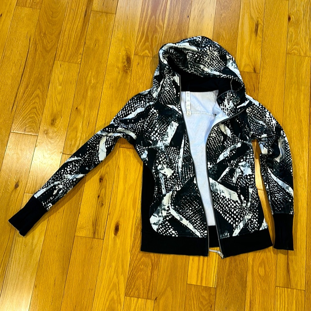 Lululemon Scuba Hoodie size 8